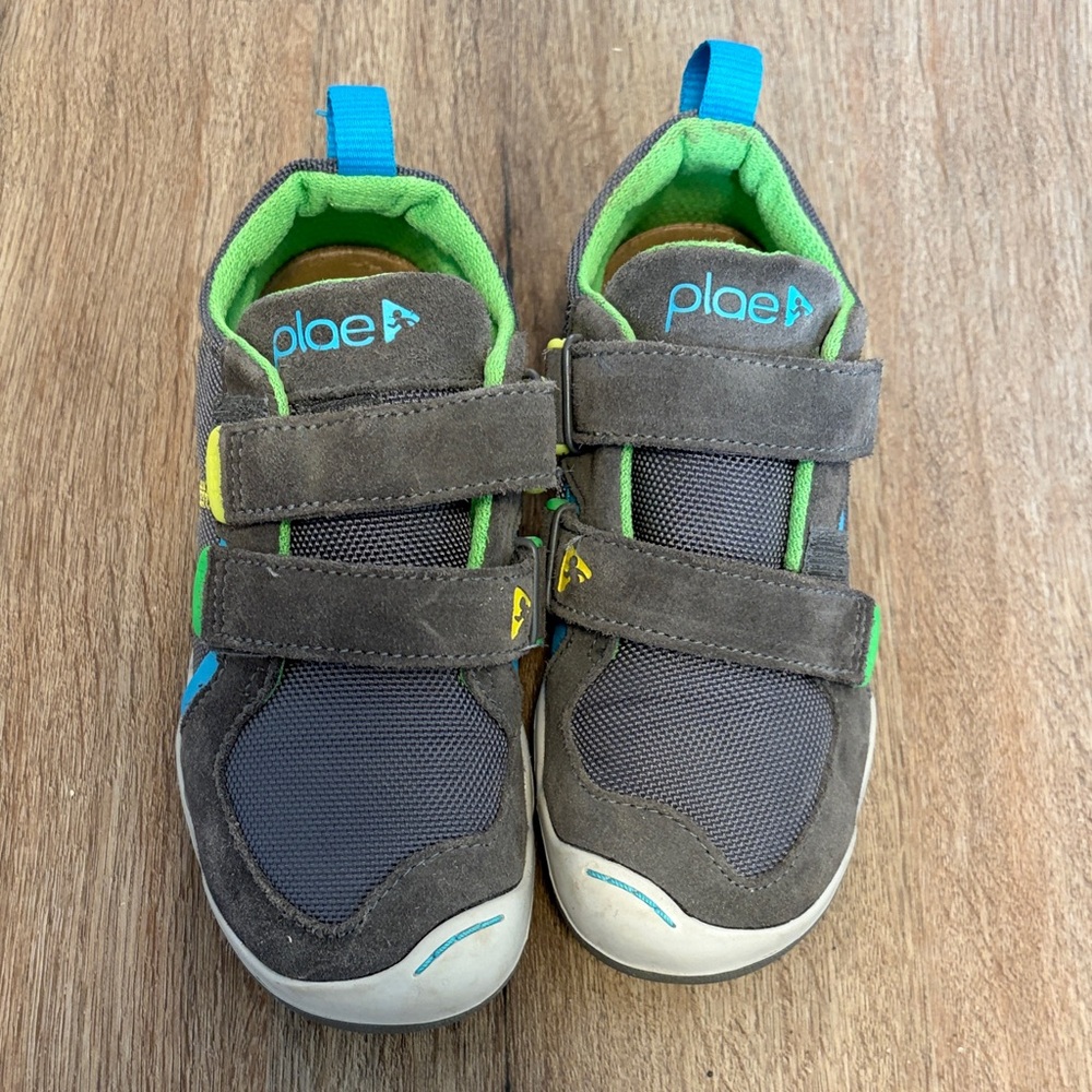 PLAE Kids Brown Gray Sneakers with Green and Blue Accents
